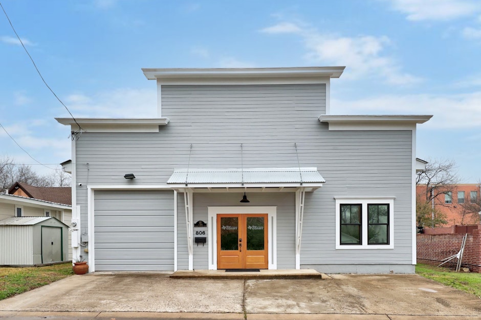 806 South Myrtle Street, TX 78626, Presented by Frances